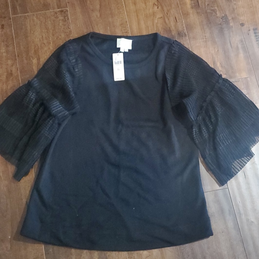 Deletta sleeve detailed